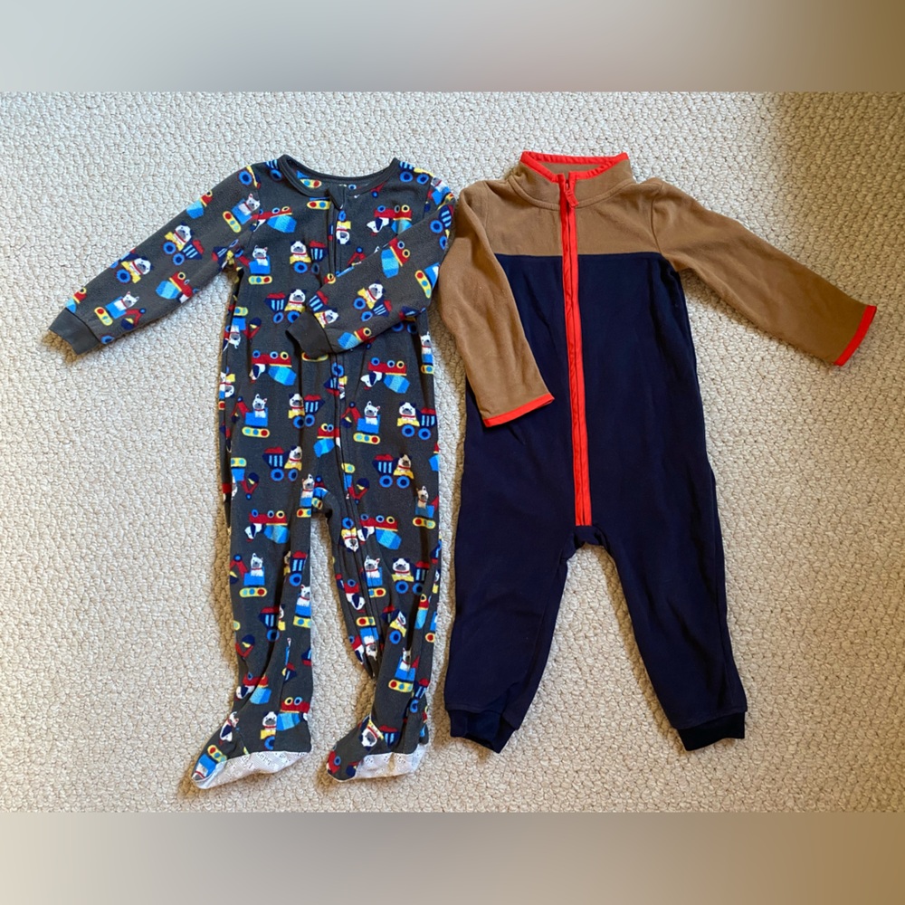 2-Piece Kids One-Piece Pajamas/Rompers
No smoking, no pet house